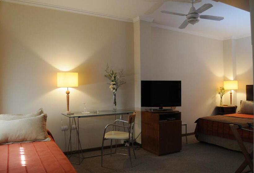 Parra Hotel & Suites