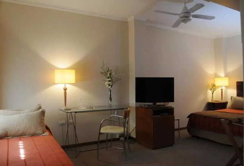 Parra Hotel & Suites