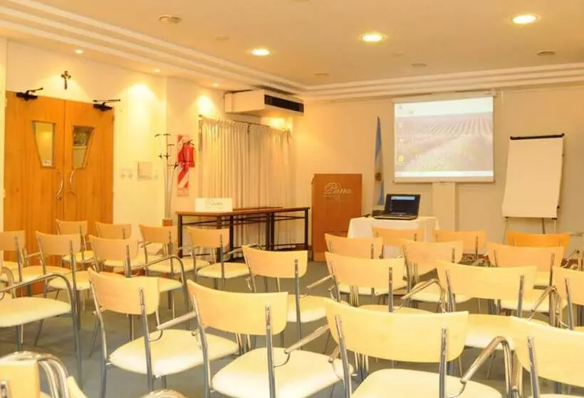 Parra Hotel & Suites