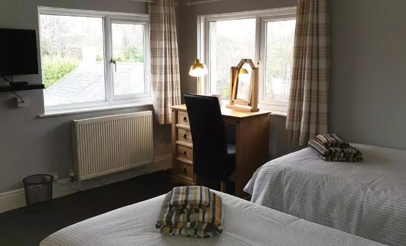 Majatalo Felpham Guest House   Self Catering