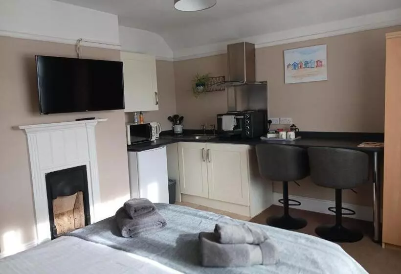 Majatalo Felpham Guest House   Self Catering