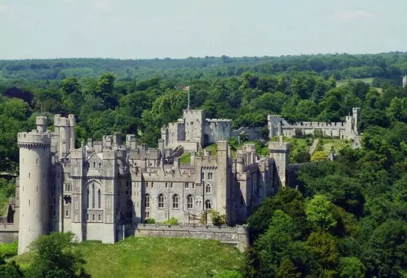 Majatalo Felpham Guest House   Self Catering