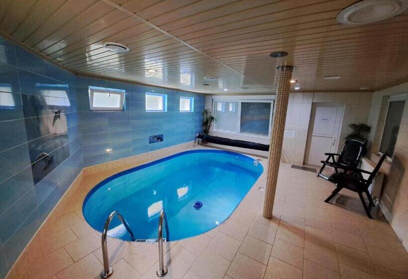 Pensão Je Sen, Ubytování Na Horách S Bazénem A Infrasaunou