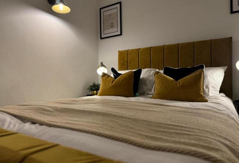 Rooms Near Me   Central Birmingham Free Parking