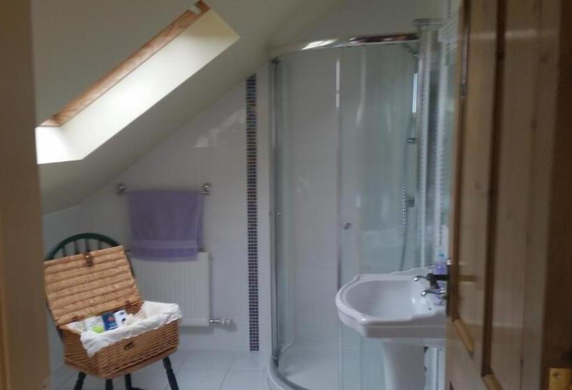 Whitethorn Lodge, Bed & Breakfast, Lackafinna