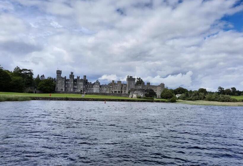 Whitethorn Lodge, Bed & Breakfast, Lackafinna