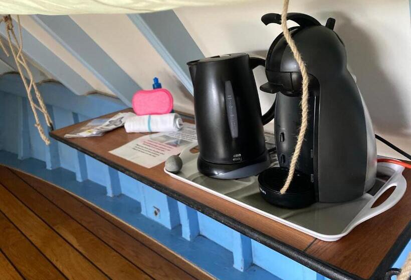 تختخواب و صبحانه La Caloge Kastell Dinn