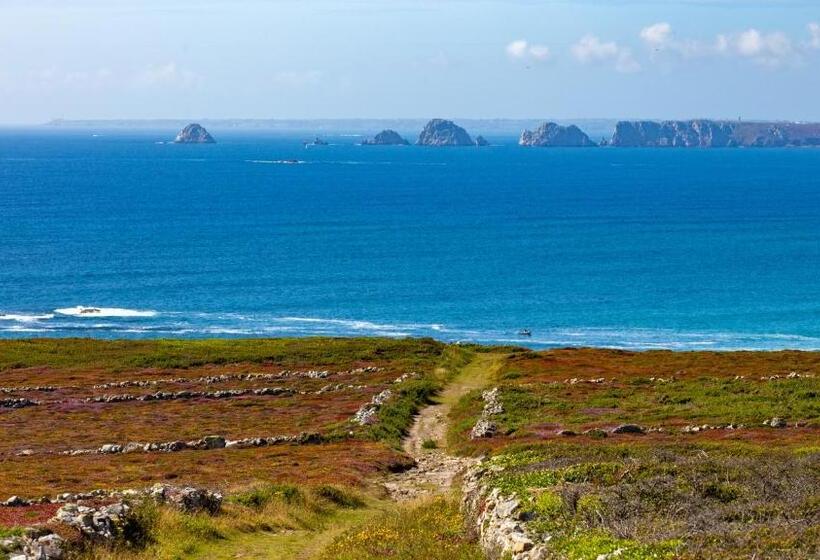 تختخواب و صبحانه La Caloge Kastell Dinn