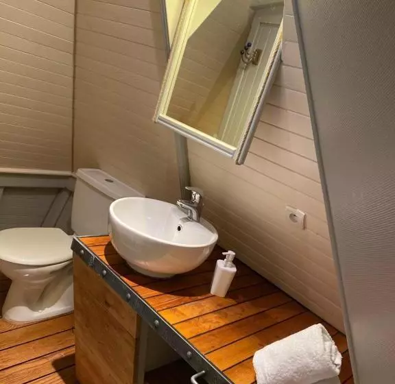 Aamiaismajoitus (B&B) La Caloge Kastell Dinn