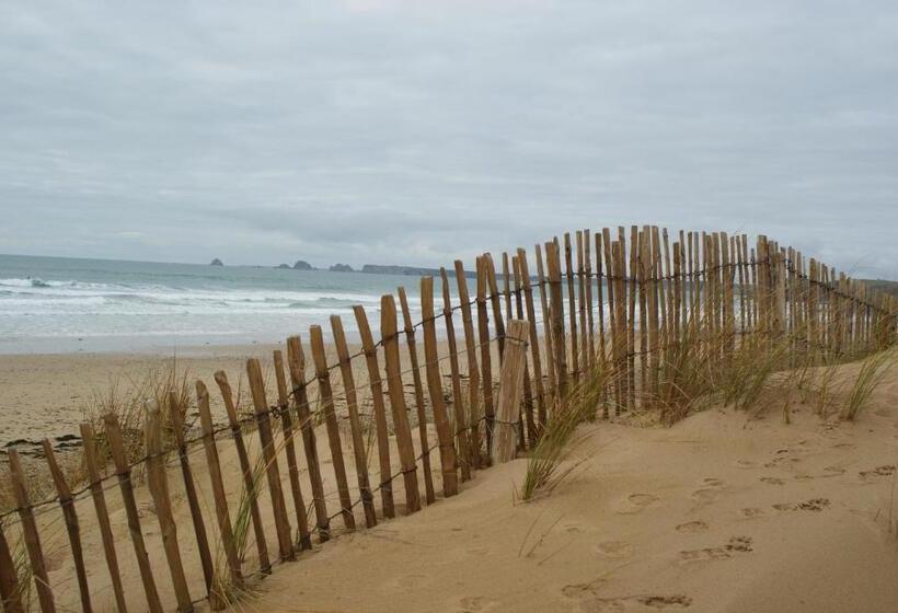 تختخواب و صبحانه La Caloge Kastell Dinn