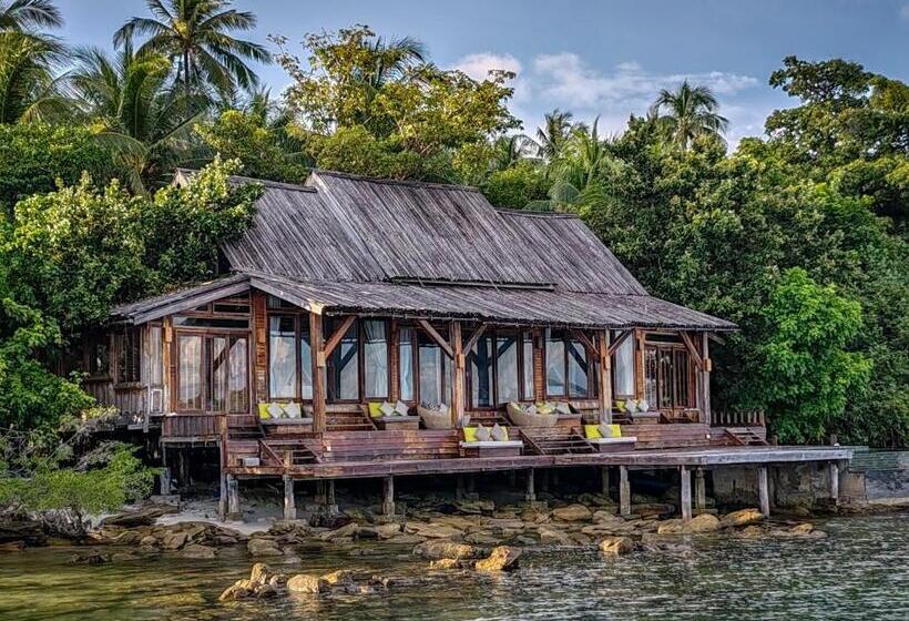 Full Moon Island Resort