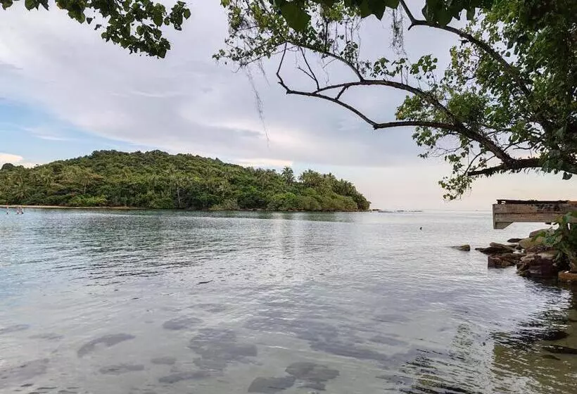Full Moon Island Resort
