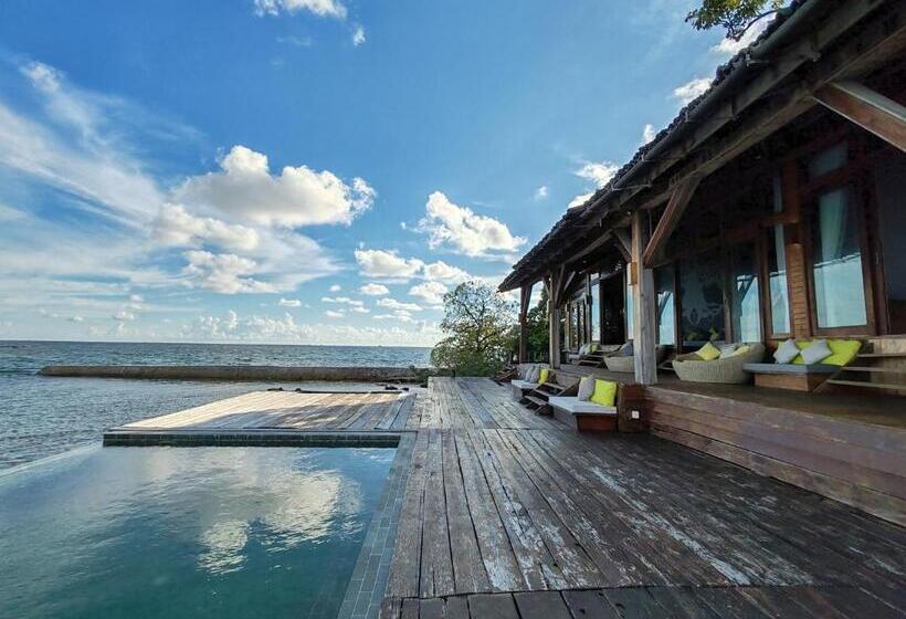 Full Moon Island Resort