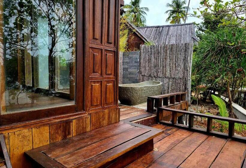 Full Moon Island Resort