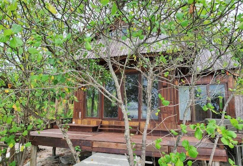 Full Moon Island Resort