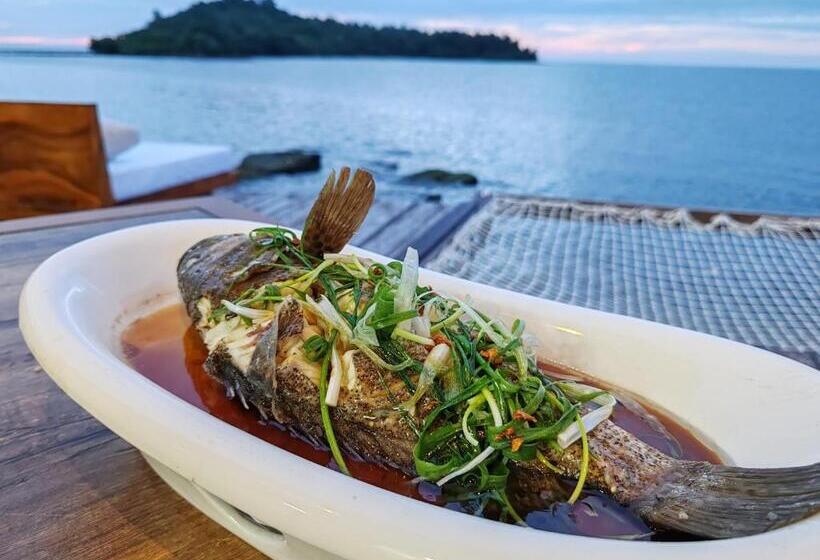 Full Moon Island Resort