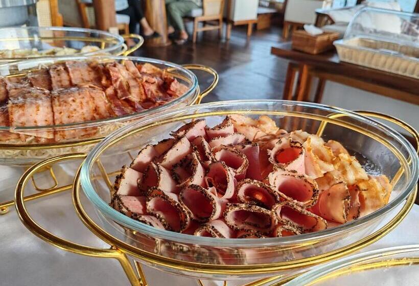 Full Moon Island Resort