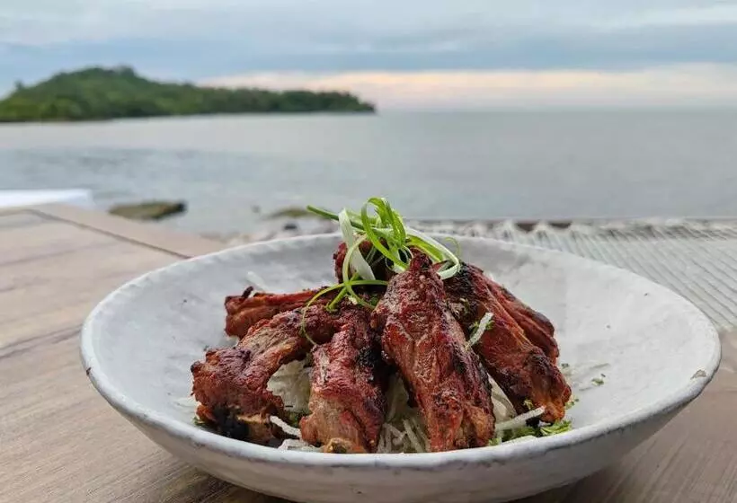Full Moon Island Resort