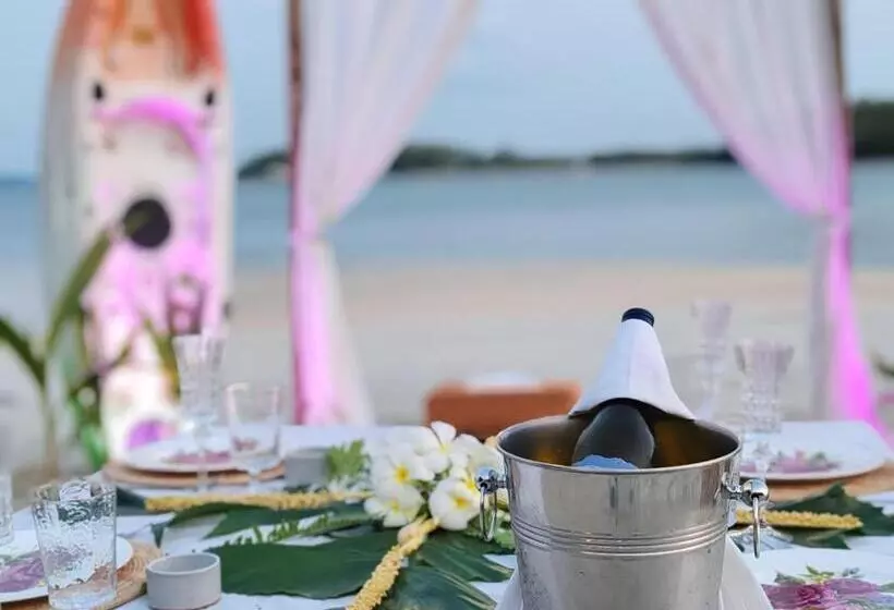 Full Moon Island Resort