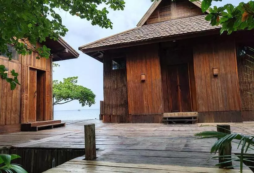 Full Moon Island Resort