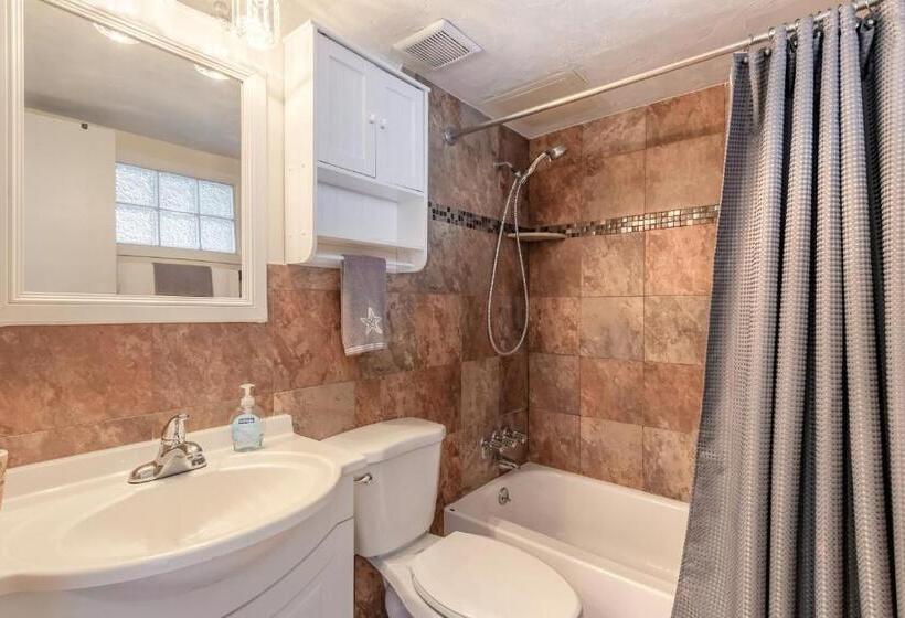 Hbr Direct Oceanfront Condo, Daytona Beach, Sleeps 4