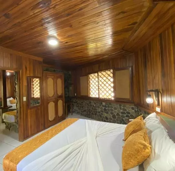 ホテル Bungalows Malú