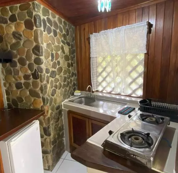 ホテル Bungalows Malú