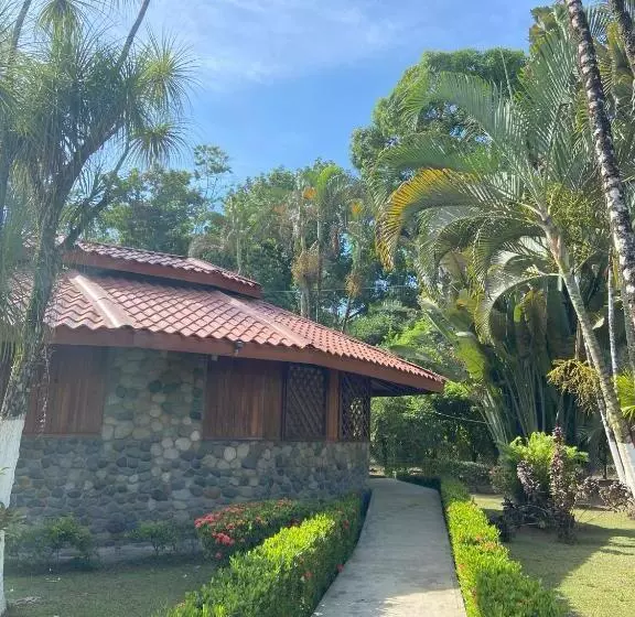 ホテル Bungalows Malú