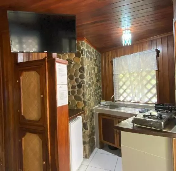 ホテル Bungalows Malú