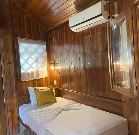 ホテル Bungalows Malú