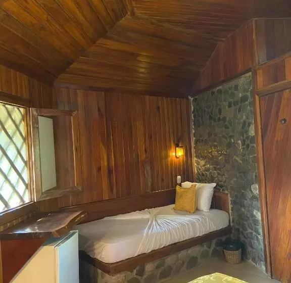 ホテル Bungalows Malú