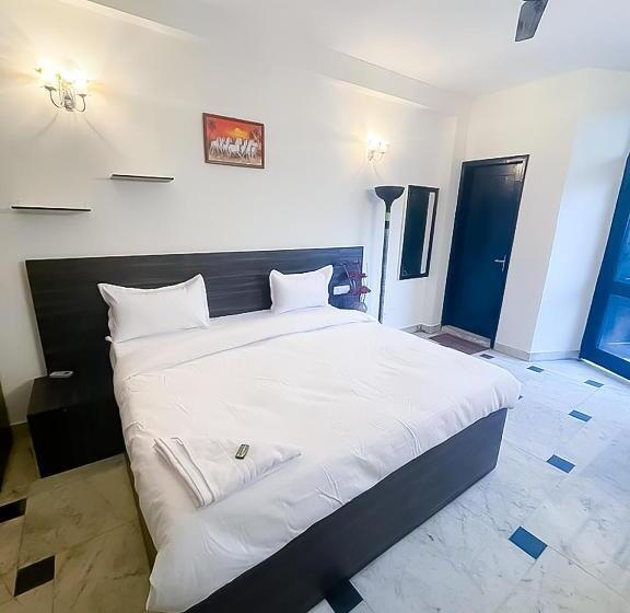 בית מלון כפרי Hauz Khas Villa