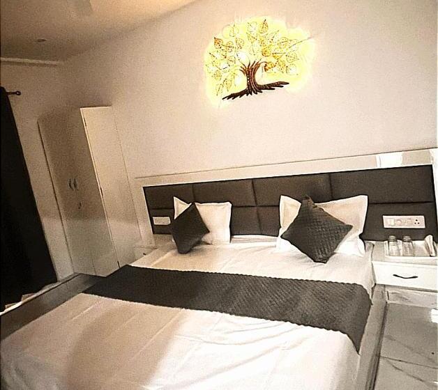 בית מלון כפרי Luxury Stays White House    By Sky Group    Special Studio Rooms For Families, Couples & Corporate