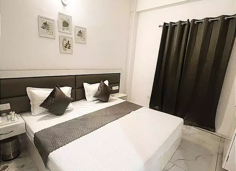 ホテル Luxury Stays White House    By Sky Group    Special Studio Rooms For Families, Couples & Corporate