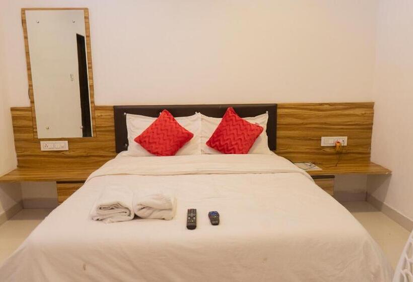 Отель The Mountain Mist