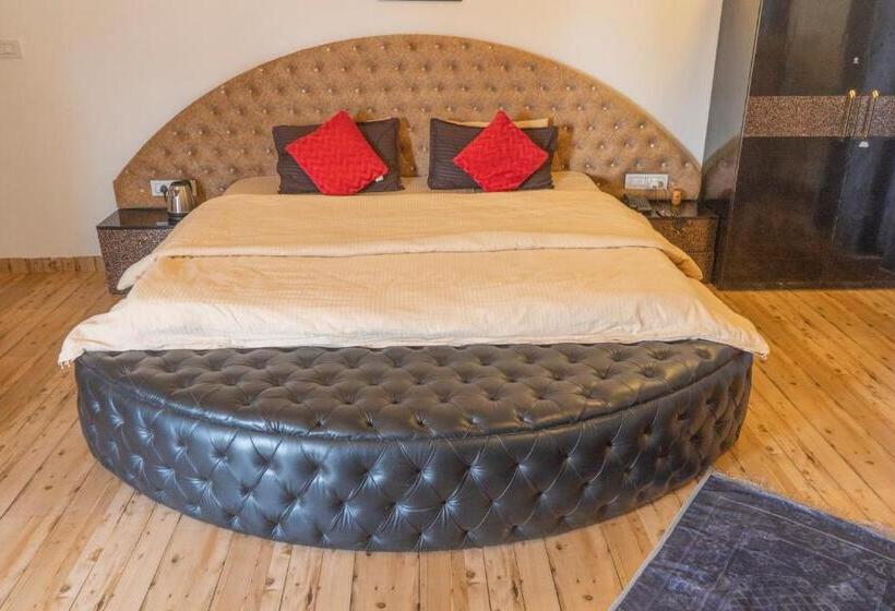 Отель The Mountain Mist