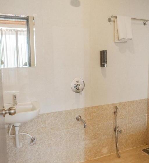 Отель The Mountain Mist