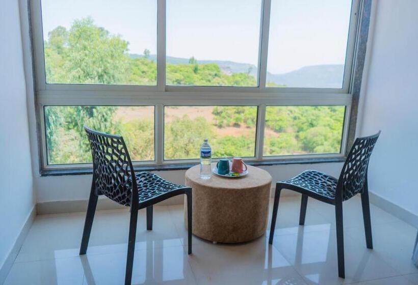 Отель The Mountain Mist