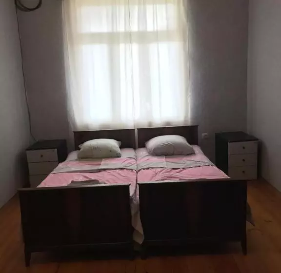 پانسیون Guest House Nana