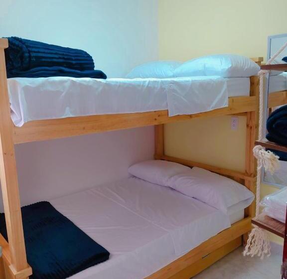 פנסיון Habitacion Privada En Jardin Cerca Al Parque