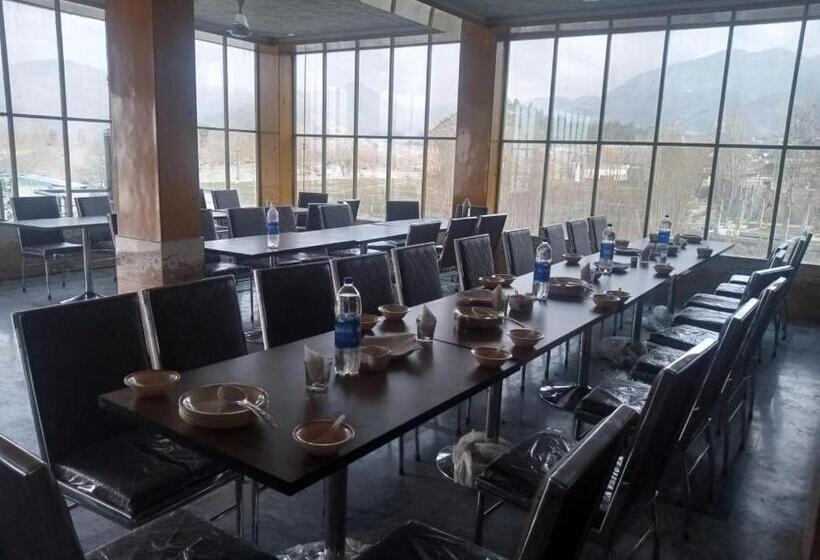 River Breeze Family Hotel, Swat