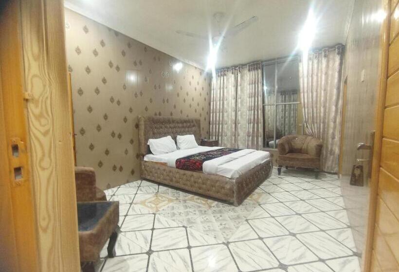 River Breeze Family Hotel, Swat