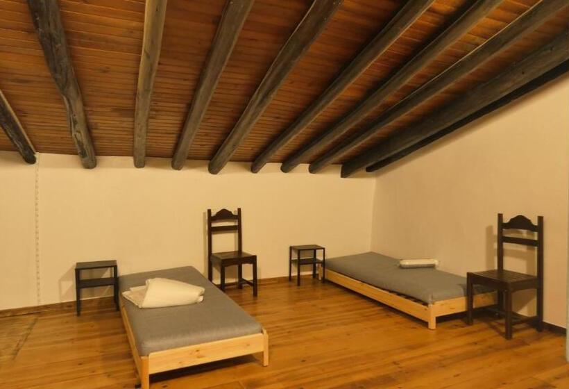 هاستل Waveportugal Surf & Stay