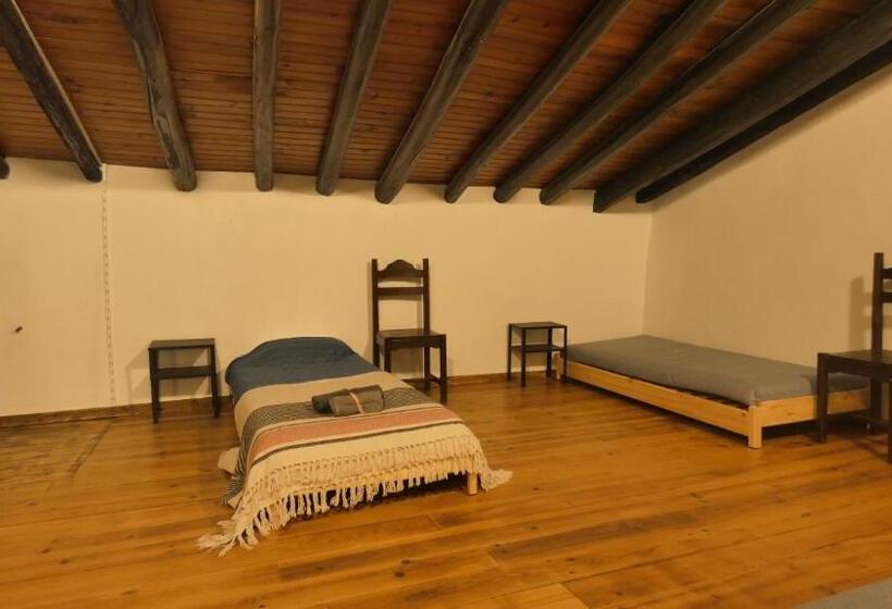 هاستل Waveportugal Surf & Stay