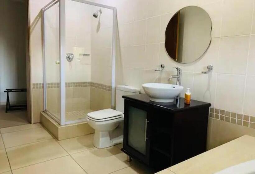 تختخواب و صبحانه Atonement Luxury Villa