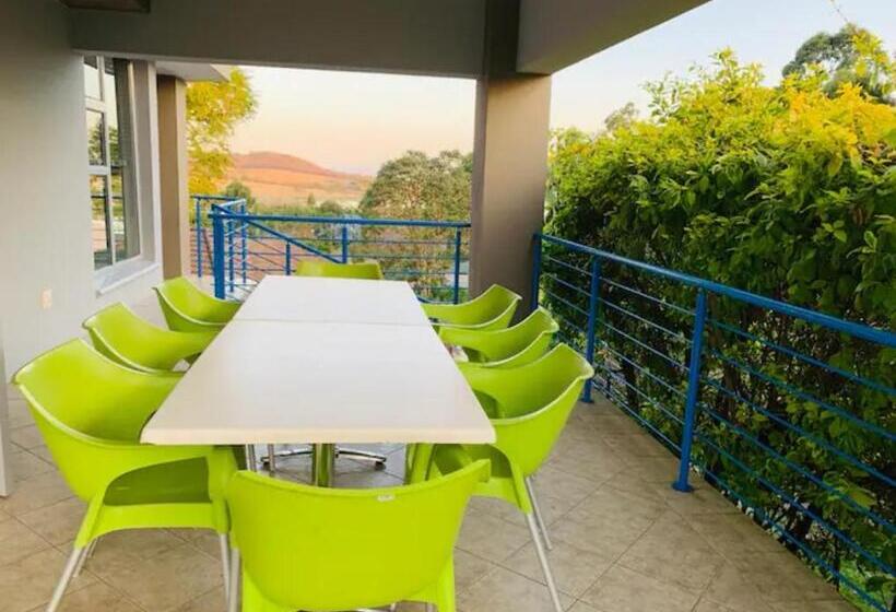 تختخواب و صبحانه Atonement Luxury Villa