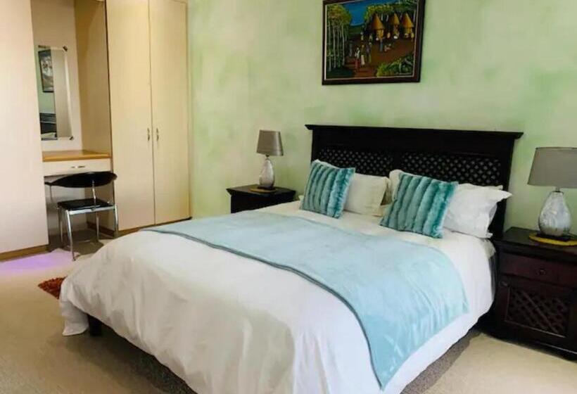 تختخواب و صبحانه Atonement Luxury Villa