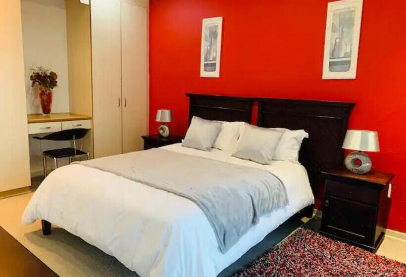 تختخواب و صبحانه Atonement Luxury Villa