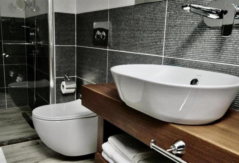 هتل Göcek Random Rooms By Lookbookholiday