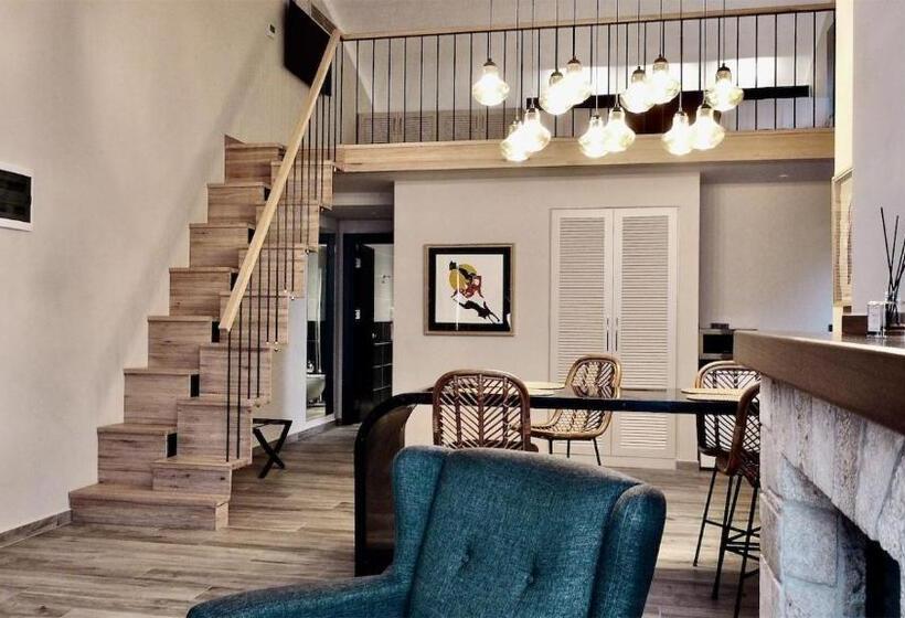 هتل Göcek Random Rooms By Lookbookholiday